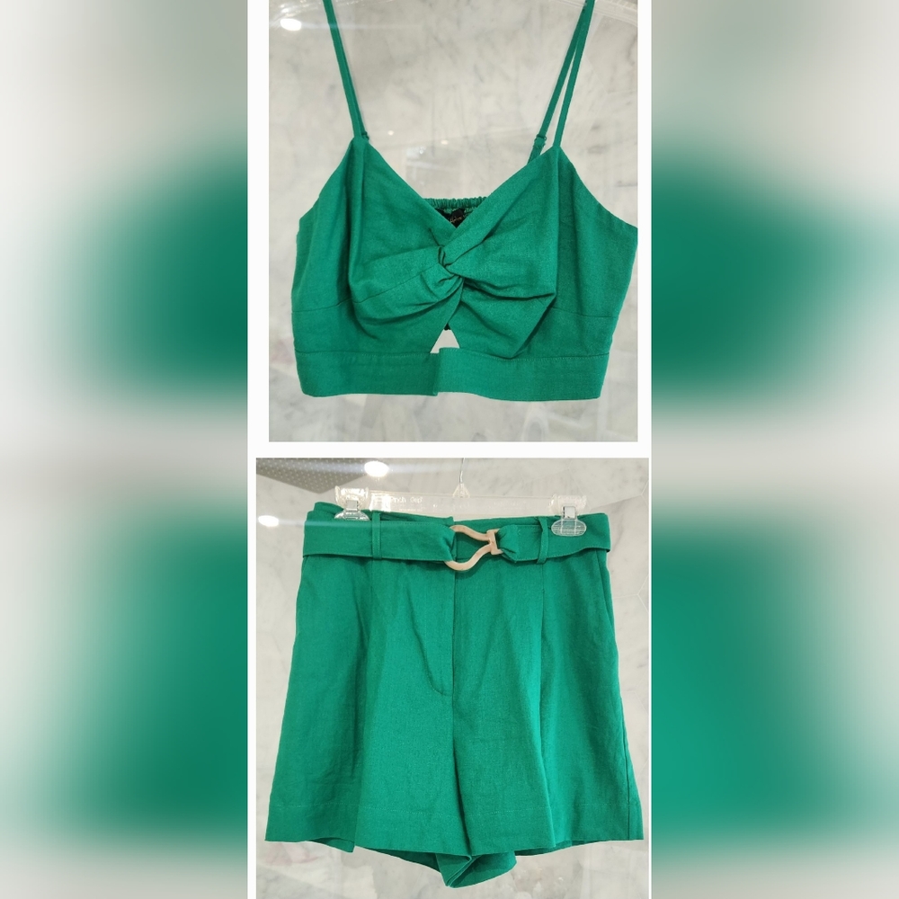 BRAND NEW House of Harlow outfit.  Size S